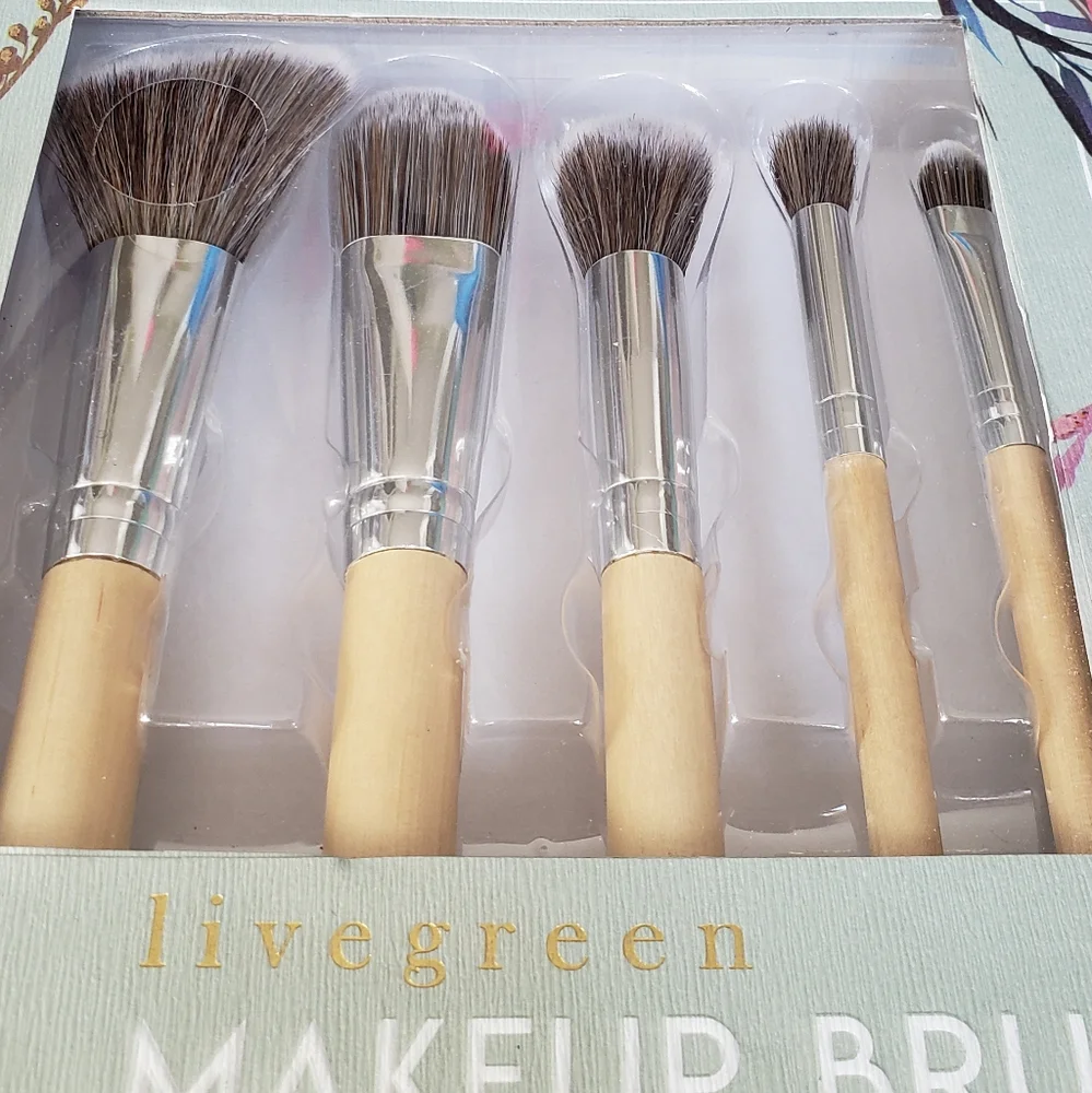 NWT LiveGreen Makeup Brush Collection Gift Set – 5‑Piece Eco‑Friendly Brush Set